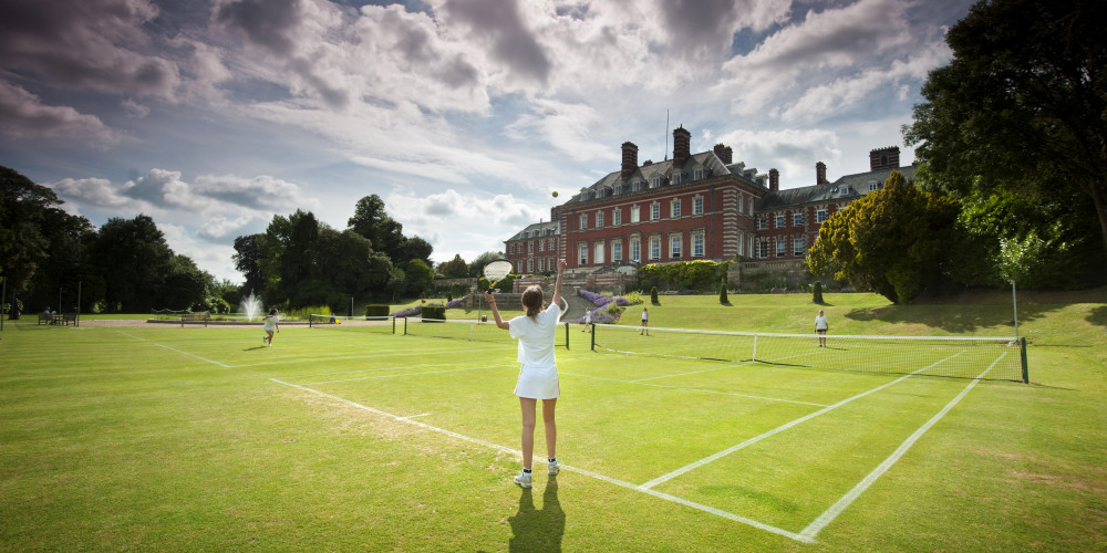 BRYANSTON tennis on grass courts v2